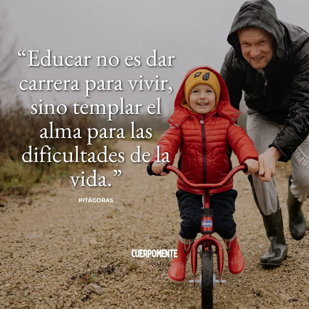 Frase para profesores de Pitágoras sobre qué es educar
