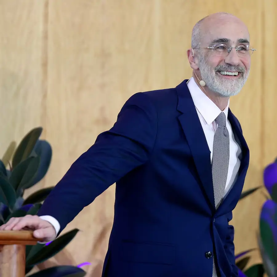 Arthur Brooks, catedrático de Harvard: "El ego fuerte, vivir enfocado en ti mismo, solo genera infelicidad. Frente a eso, cultiva el ego tranquilo"