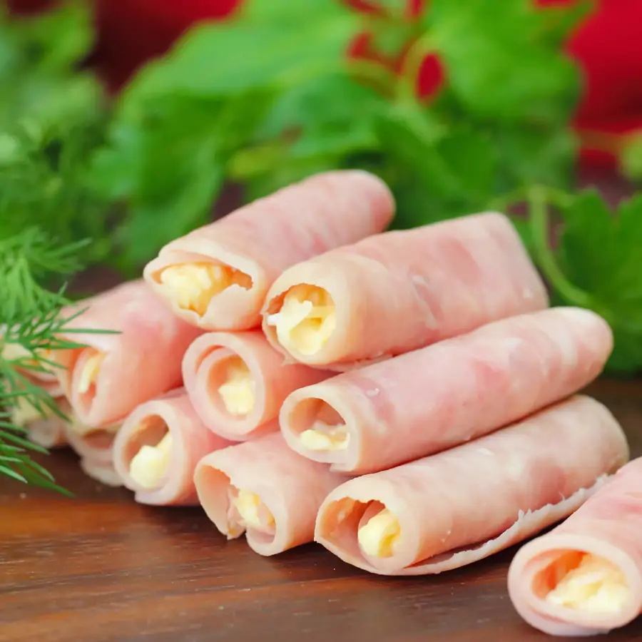 Rollitos de jamón y queso en la airfryer: la receta que te soluciona una cena proteica en minutos