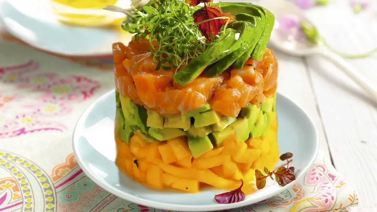 Timbal de aguacate y mango