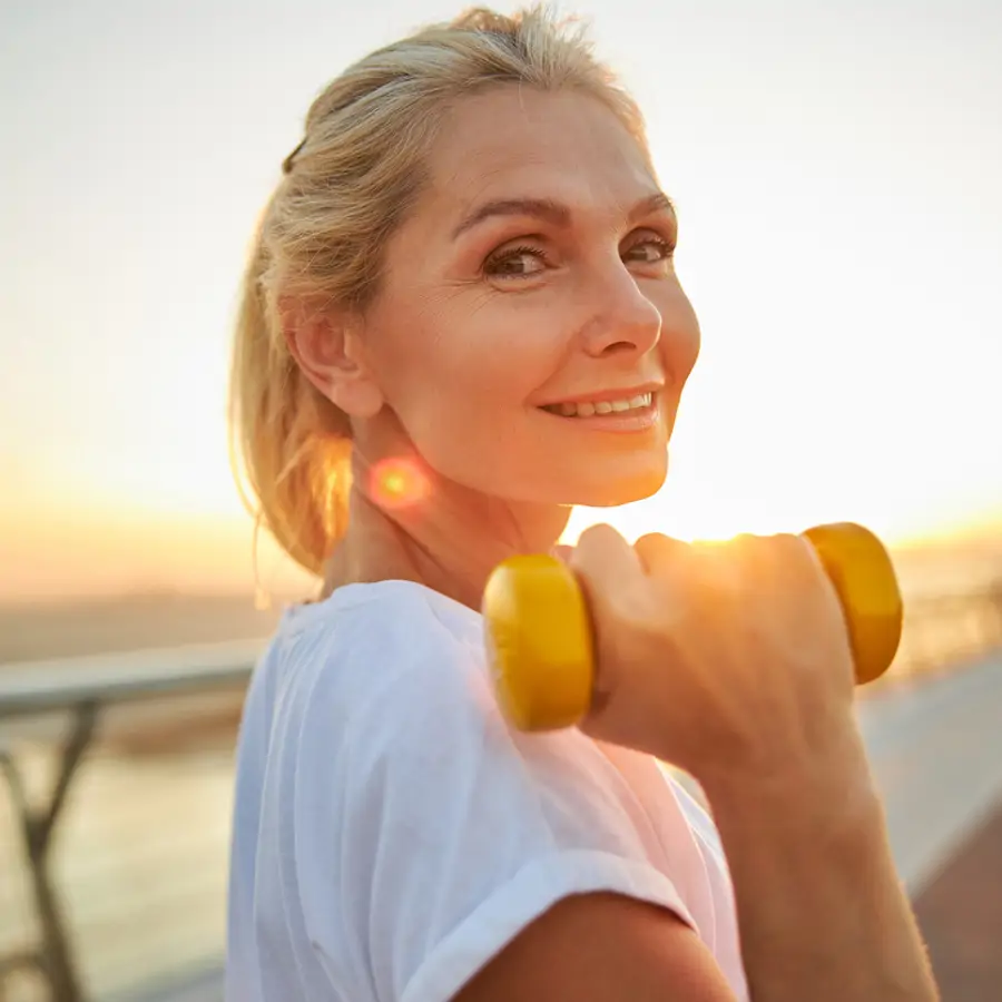 Maria Tosh, entrenadora personal: "Si buscas perder grasa puedes hacerlo en una misma sesión combinando entrenamiento de fuerza y HIIT"