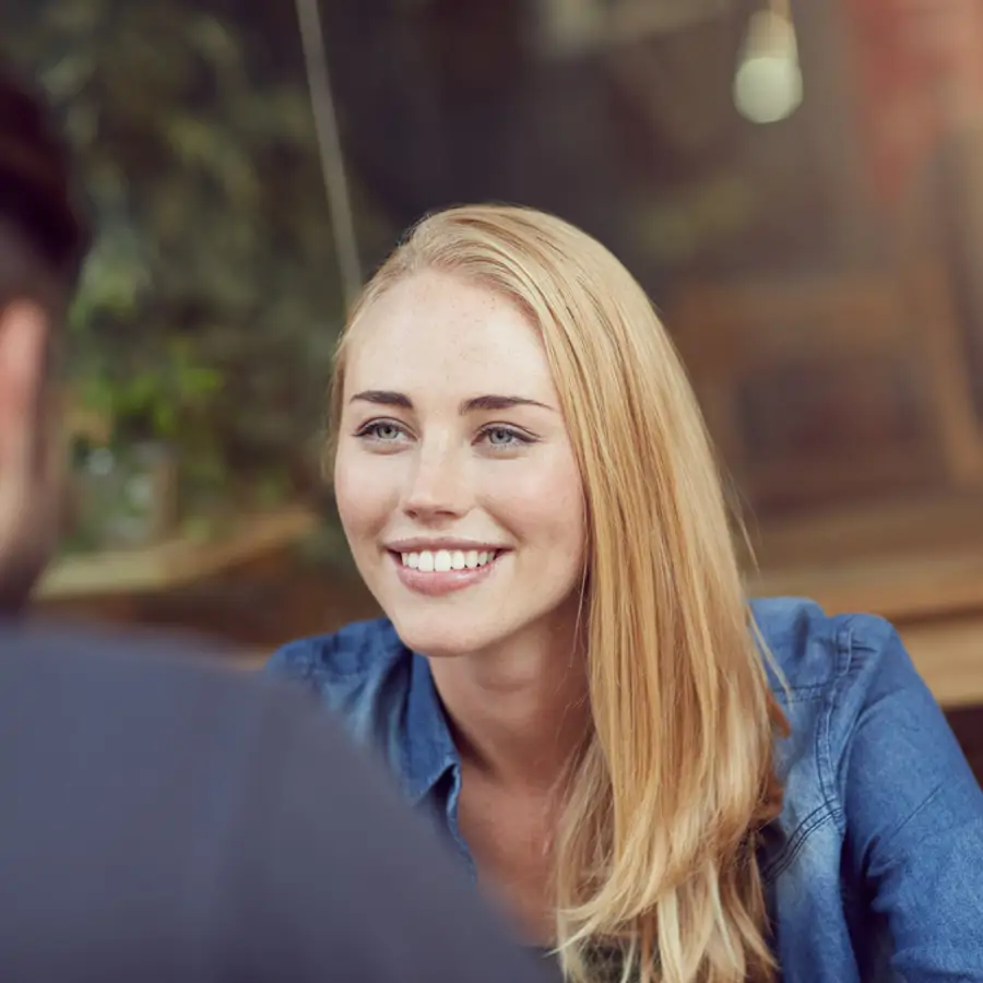 Mujer sonriendo