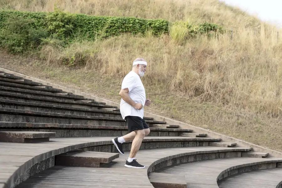 subir escaleras ejercicio de cardio y fuerza