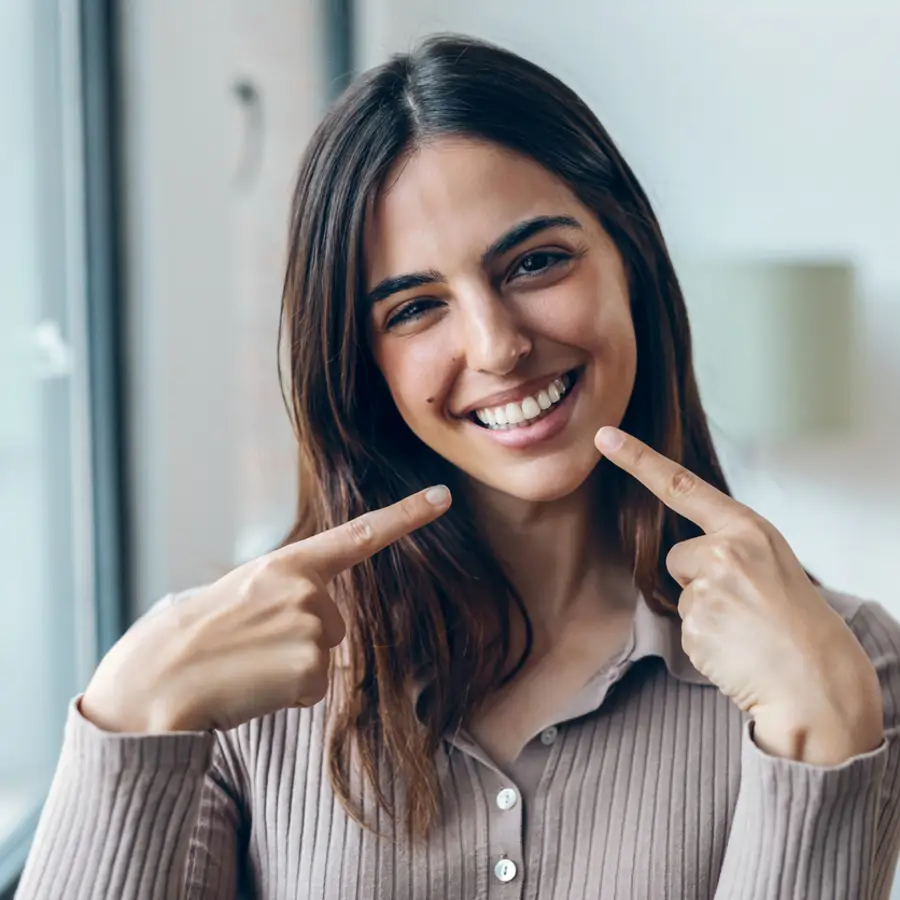 Qué significa que una persona esté siempre sonriendo según la psicología: ¿es realmente porque son más felices o esconde algo más?