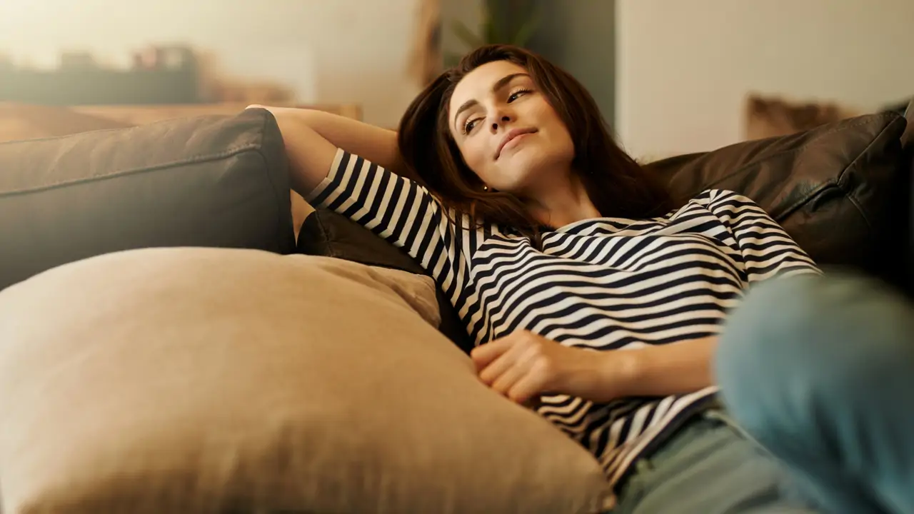 Qué dice la psicología de las personas que les gusta quedarse en casa todo el fin de semana