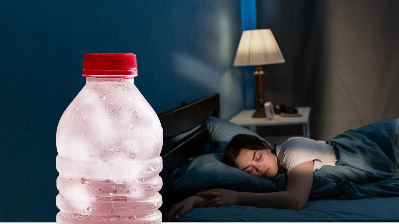 botella de agua congelada para dormir