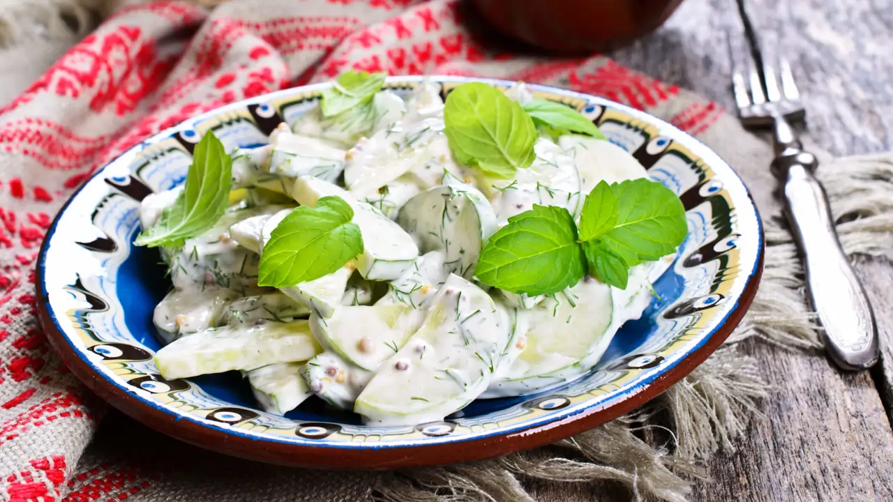 ensalada pepino manzana yogur
